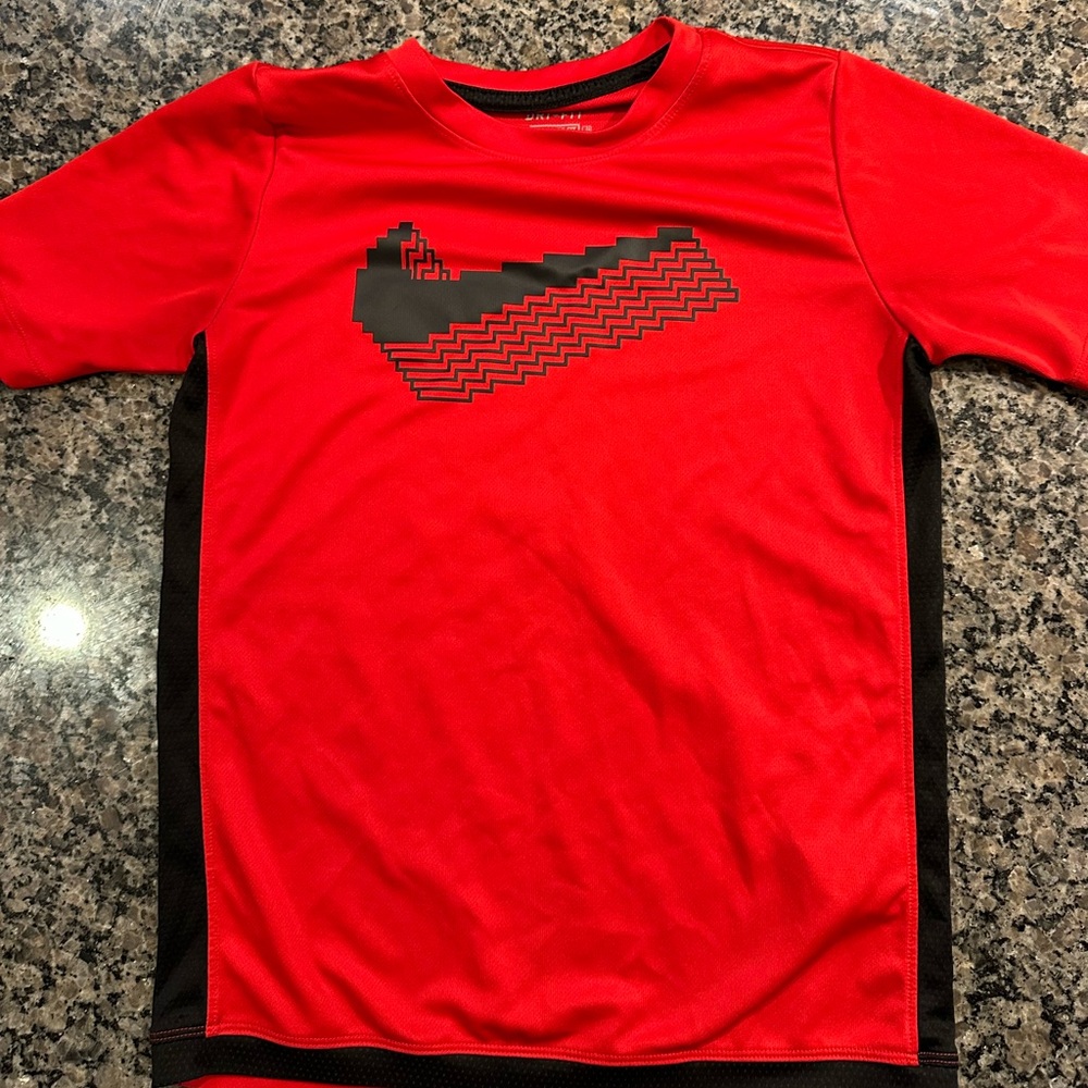 Nike, boys large shirt